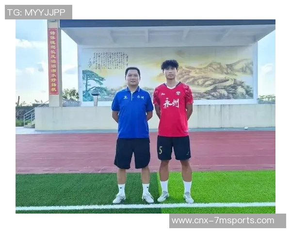 副班长带领足球队奋勇拼搏展现团队精神与青春活力